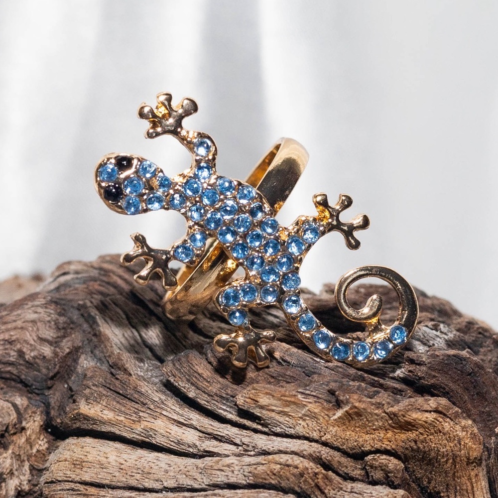 ✨Modcloth Leia Blue Rhinestone Lizard Ring